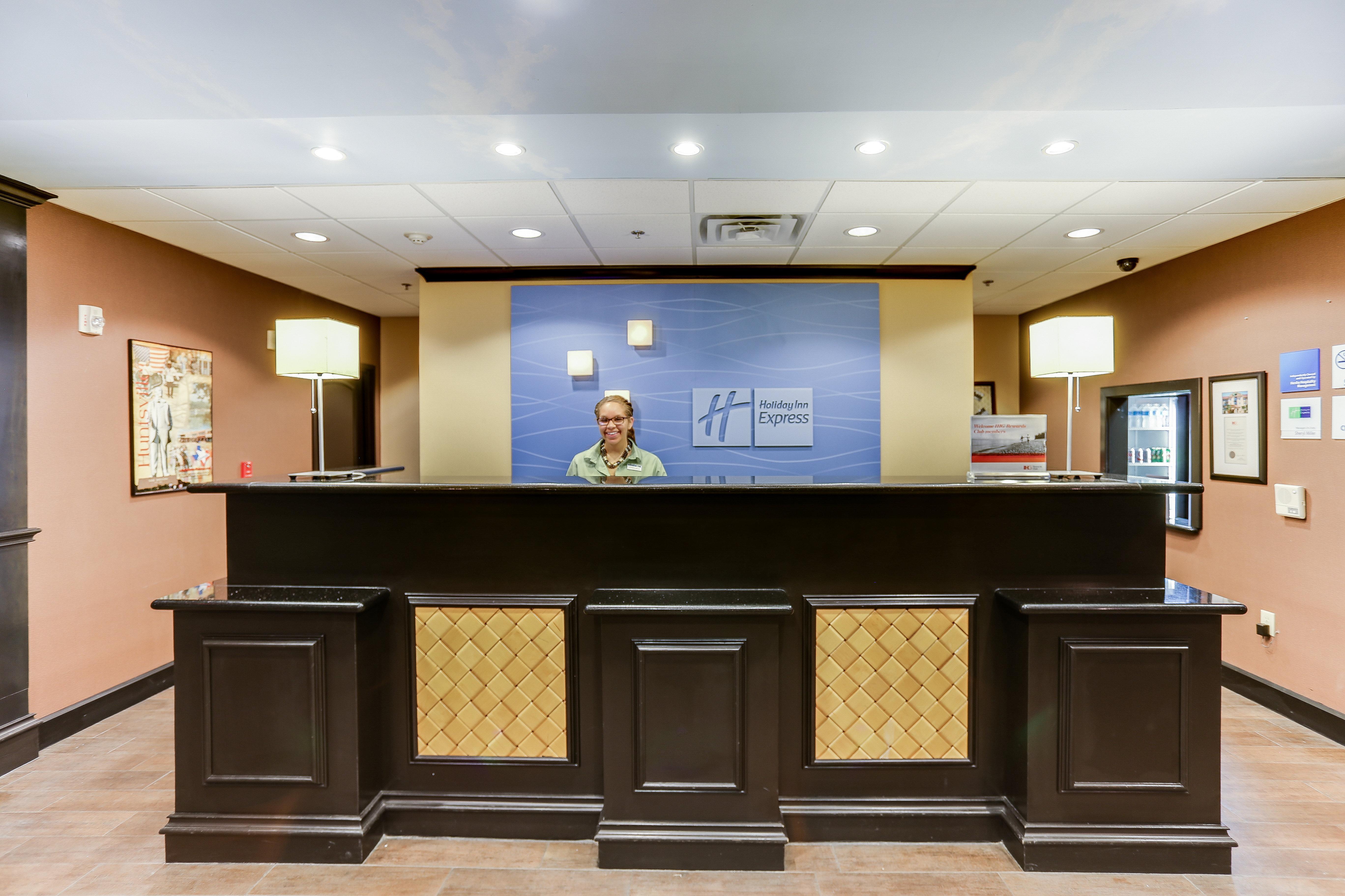 Holiday Inn Express Hotel & Suites Huntsville By Ihg Exterior photo